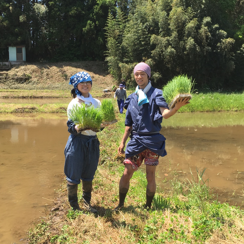 千葉の農家さんの田んぼで、着物で田植え体験をしてきました！